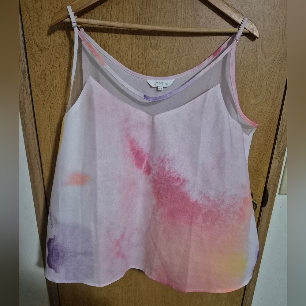 Amaryllis White and Pink Sleeveless Crop Tank Top